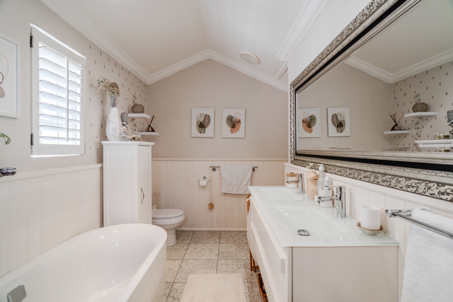 4 Bedroom Property for Sale in Simons Kloof Western Cape